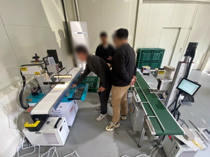 자동인식 UV 레이저마킹기 자동화 시스템 다회용 컵 업체 2대 납품